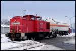 298 325-2 rangiert vor dem Nordhafen Stralsund.  am 18.02.10 