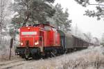 298 335 mit der bergabe zu Walzwerk Finow und Theo Steil am 31.01.2011 auf der Industriebahn Eberswalde