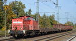 DB Cargo AG (D) mit  298 312-0  [NVR-Nummer: 98 80 3298 312-0 D-DB] und einigen Güterwagen Richtung Seddin am 25.10.21 Bf. Golm (Potsdam).