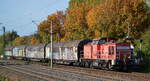 DB Cargo AG (D) mit  298 323-7  [NVR-Nummer: 98 80 3298 323-7 D-DB] und vier Schiebewandwagen am 17.10.22 Durchfahrt Bahnhof Brieselang.
