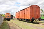 TEV 105 152-3 und DR 21 50 150 3347-9 Gbs (47 80 1501 001-8 D-TEV) am 28.05.2022 beim Eisenbahnfest des Thüringer Eisenbahnvereins im ehem.