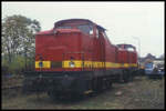 Lok Ronneberg und Beerwald, zwei ehemalige DR V 60, im Abstellbereich am Hafen Brohl am 1.11.2004.