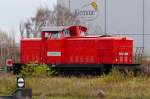 Redler Lok6 345 159-8 (98 80 3345 245-5 D-RAILS) Bahnhof Nordhausen. Stark rangezoomt vom Bahnsteig. 14.11.2015