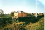 Stralsunder 345 057 im Oktober 1998 bei der Streckensanierung Stralsund-Rostock in Stralsund Grnhufe.