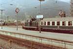 DB 260 128-4 rangiert in Garmisch-Partenkirchen mit einem Byl-Eilzugwagen am 3. August 1981.