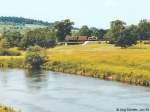 Im Juni 89 hatte die Übergabe aus Ebrach wieder mal zwei Güterwagen am Haken, als sie zwischen den Brücken über die Regnitz- und den Main-Donau-Kanal fotografiert wurde.