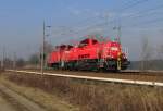 Die neue Rangierlok der DB AG 261 015-2 kommt hier mit 362 378 durch Tornitz gefahren in Richtung Cottbus. 03.03.2011