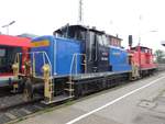 Bayern Bahn 362 558-9 in neuem Farbkleid mit 362 848-4 im Bahnhof Gunzenhausen am 03.09.2018 bei der Arbeit mit dem Henkelzug.