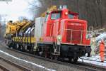 362 787-4 RP Railsystems mit einem Balfour Beatty Bauzug in Michelau am 28.02.2013. (Bild entstand vom Bahnsteig im Haltepunkt Michelau)