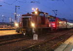 Am 28.12.2011 ist 363 692 im Heilbronner Hbf damit beschäftigt 146 21X mitsamt Dostogarnitur in die Abstellgruppe zu rangieren. 