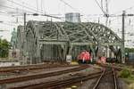 363 113 DB auf der Hohenzollernbrücke, am 13.06.2018.