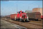 363 150-4 steht am 25.01.08 mit einem Hochbordwagen abgestellt auf Gleis 6 des Aalener Bahnhofs.