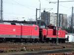 Hamburg, Mrz 2002. Lok der BR 112 am Haken der 363 216.
