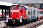 Vorsichtig hat 363 190-0 einen reinen italienischen Fahrradwagen an den EC 114 rangiert. Die schnellste Mglichkeit sein Fahrrad zu transportieren...