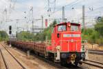 363 840-0 mit einem Gterzug am 26. August 2013 am Heimeranplatz.