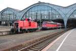 Der Rangierer kam mit der 363 440-9 zum Schadzug gefahren um die 115 346-9 mit dem Schadzug zu verbinden um dann von Leipzig Hbf nach Stuttgart zu fahren. 17.10.2013