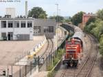 Nochmals 4 Jahre später war die Halle am linken Bildrand schon wieder verschwunden und der Güterverkehr auf einen Ganzzug täglich angewachsen. 363 661 verließ am 17.6.14 Wassertrüdingen mit dem  Henkelzug  nach Gunzenhausen.