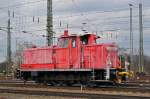 Rangierlok 363 209-8 rangiert beim Badischen Bahnhof.