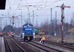 Hier f�hrt gerade die 363 028-0 aus dem L�bbenau Bahnhof raus, in Richtung Calau. Wie lange allerdings die alten Formsignale noch stehen, ist mir ein R�tsel... L�bbenau/Spreewald den 06.12.2008