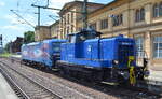 Eisenbahngesellschaft Potsdam mbH, Potsdam rangiert mit  363 042-3  (NVR:  98 80 3363 042-3 D-EGP ) die EGP Smartron  192 103  (NVR:  91 80 6192 103-0 D-EGP ) zum Bahnbetriebsgelände am Bahnhof