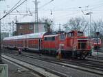 363 691 schleppt 111 120 samt Zug in Münster Hbf,  08.04.13