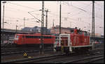 110250 und 364403 am 10.3.1993 um 10.09 Uhr im HBF Koblenz.