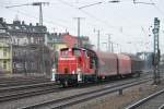 Mit einem kurzen berbringerzug rollte 365 733-5 der RSE am 07/01/2011 durch Kln-West.