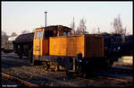 102114-6 am 10.12.1991 im Bahnhof Oschersleben.