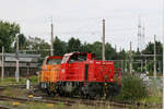 Chemion 04 (rot) hat Chemion 110 (orange) am 27. Juli 2009 im HGK-Betriebswerk Brühl-Vochem abgeholt.