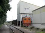 Die zum ESF umgebaute V10B steht immernoch an der Kaolinverladung in Oschatz, 28.07.07
