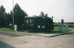 Als Lokdenkmal aufgestellt wurde die 310 281 in Rostock Seehafen.Aufnahme im September 2002.