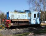 LWE 112 10 der Lichtenhainer Waldeisenbahn vom Typ N4 b als Denkmallok neben dem Bf Lichtenhain an der Bergbahn; 18.04.2010