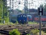 Im Gleisfeld des Mönchengladbach Hbf rangiert eine kleine Köf der Centralbahn.