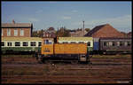 Rangierlok 102123 am 3.10.1990 im Bahnhof Gotha.