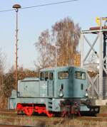 Damals ein Sechser im Lotto - unerwartete Testfahrt auf Werksgleisen und nur das Fahrwerk ist neu lackiert. Die ehemalige  2  der Getreidewirtschaft Pasewalk. Ich tippe mal drauf, dass daraus die 312 323-9 wurde. | Anklam | November 2018