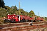 Am Abend des 21.08.2016 stand Köf 6586 (ex. 323 878-9) der IG 3 Seenbahn e.V. vor einem Fotogüterzug auf dem Museums Gelände in Seebrugg.