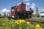 Einen Frohen Ostergruß aus Obing, Endstation der LEO (Lokalbahn Endorf - Obing), eine Stichstrecke der Chiemgauer Lokalbahn (CLB). 323 699-9 steht auf dem Freiladegleis direkt vor der Schutzweiche. 20.04.2014

Hersteller: Arnold Jung Lokomtivfabrik, Jungenthal
Fabriknummer: 13139
Abnahmedatum: 14.12.1959
Eigentümer z.Z.d. Aufnahme: Chiemgauer Lokalbahn
ursprüngl. Fahrzeugnr.: Köf 6701
Betreibernr. z.Z.d. Aufnahme: 323 699-9
Umnummerierung: 323 699-9 (01.01.1968)
Radsatzfolge: B
Vmax (km/h): 45
Leistung (kW): 90
Dienstmasse (t): 16
Radsatzfahrmasse max. (t): 8
LüP (mm): 6.450