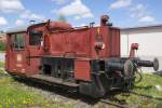 323 699-9 steht auf dem Freiladegleis des Bahnhofs Obing, der Endstation der Lokalbahn Endorf - Obing (LEO). 20.04.2014

Hersteller: Arnold Jung Lokomtivfabrik, Jungenthal
Fabriknummer: 13139
Abnahmedatum: 14.12.1959
Eigentümer z.Z.d. Aufnahme: Chiemgauer Lokalbahn
ursprüngl. Fahrzeugnr.: Köf 6701
Betreibernr. z.Z.d. Aufnahme: 323 699-9
Umnummerierung: 323 699-9 (01.01.1968)
Radsatzfolge: B
Vmax (km/h): 45
Leistung (kW): 90
Dienstmasse (t): 16
Radsatzfahrmasse max. (t): 8
LüP (mm): 6.450