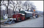 Köf II 323710 mit diversen Schienenfahrzeugen am 27.3.1999 im Eisenbahnmuseum in Vienenburg.
