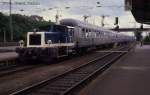 332031 verschiebt am 6.7.1988 um 14.25 Uhr Silberlinge im Bahnhof Gießen.