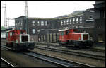 Köf 333024 links und daneben 333019 am 13.5.1995 in Düsseldorf.