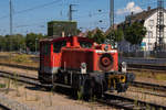 Und noch eine von den tapferen Rangierloks: 335 164-0 steht am 30. Juli 2018 abgestellt im Bahnhof offenburg. 