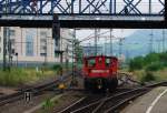 Die Kf 335 007 bei rangierarbeiten in Freiburg Hbf am 26. 07 2010.