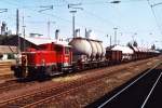 Kf 335 229-1 mit eine bergabegterzug auf Bahnhof Lengerich am 2-6-2000. Bild und scan: Date Jan de Vries. 