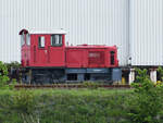 Die 1962 gebaute Diesellokomotive Deutz KK 140 B (Fabriknummer 57445) war Anfang Mai 2021 in Duisburg-Wanheimerort abgestellt.
