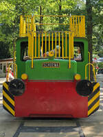 Anfang August 2026 habe ich im Zoo Dortmund diese zu einem Spielger�t umfunktionierte Sch�ma CHL-80R (3014) entdeckt.