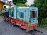 Eine typische, offene Gmeinder-Feldbahnlok Typ 15/18 PS, F.-Nr. 1865, Baujahr 1937, als Denkmallok in Niederahr/Westerwald am 04.08.2010.