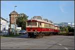 noch schnell ber den B  An der Hafenbahn  und der Triebzug ist im Stralsunder Nordhafen.