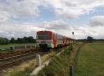 2 LHB Doppeltriebwagen auf ihrer Fahrt Richtung Quickborn am 6.7.2007 sdlich von Hasloh