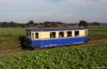 Triebwagen T1 DEV 95 80 0301 001-3 unterwegs zum Tag der Deutschen Einheit als Zug 4504 Eystrup - Syke kurz vor Einfahrt in Uenzen, fotografiert am 03.10.2015 --> Der normalspurige Triebwagen wurde